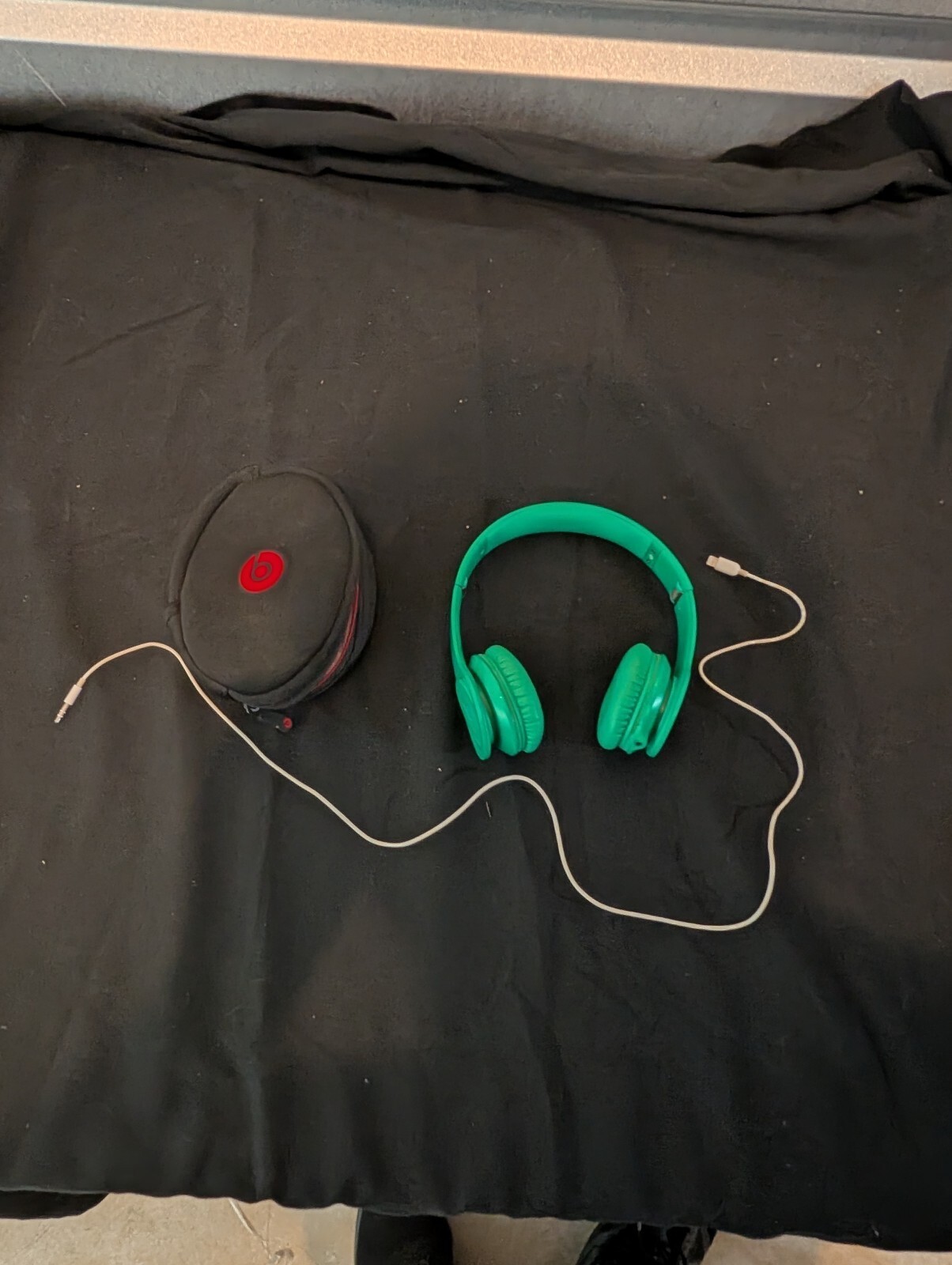 Beats by Dr Dre Solo HD Wired On Ear Headphones Drenched in Green with Case