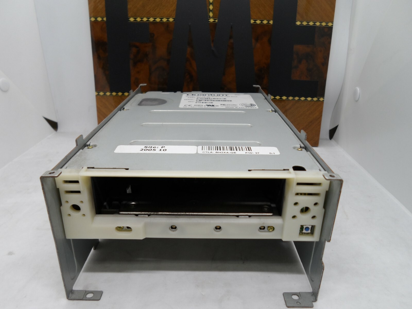 POWERVAULT VS160 LVD with rack, removed from DELL QUANTUM  PV124T BH2XA-QE