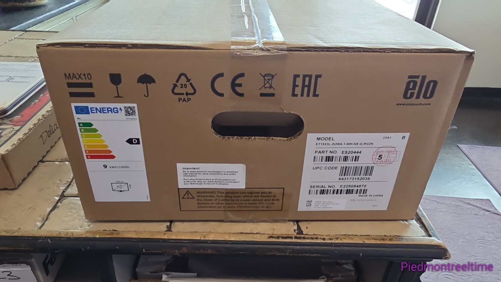 Elo Touch E520444 1523L 15-inch LCD Touchscreen Monitor - 720p - 700:1 - 225