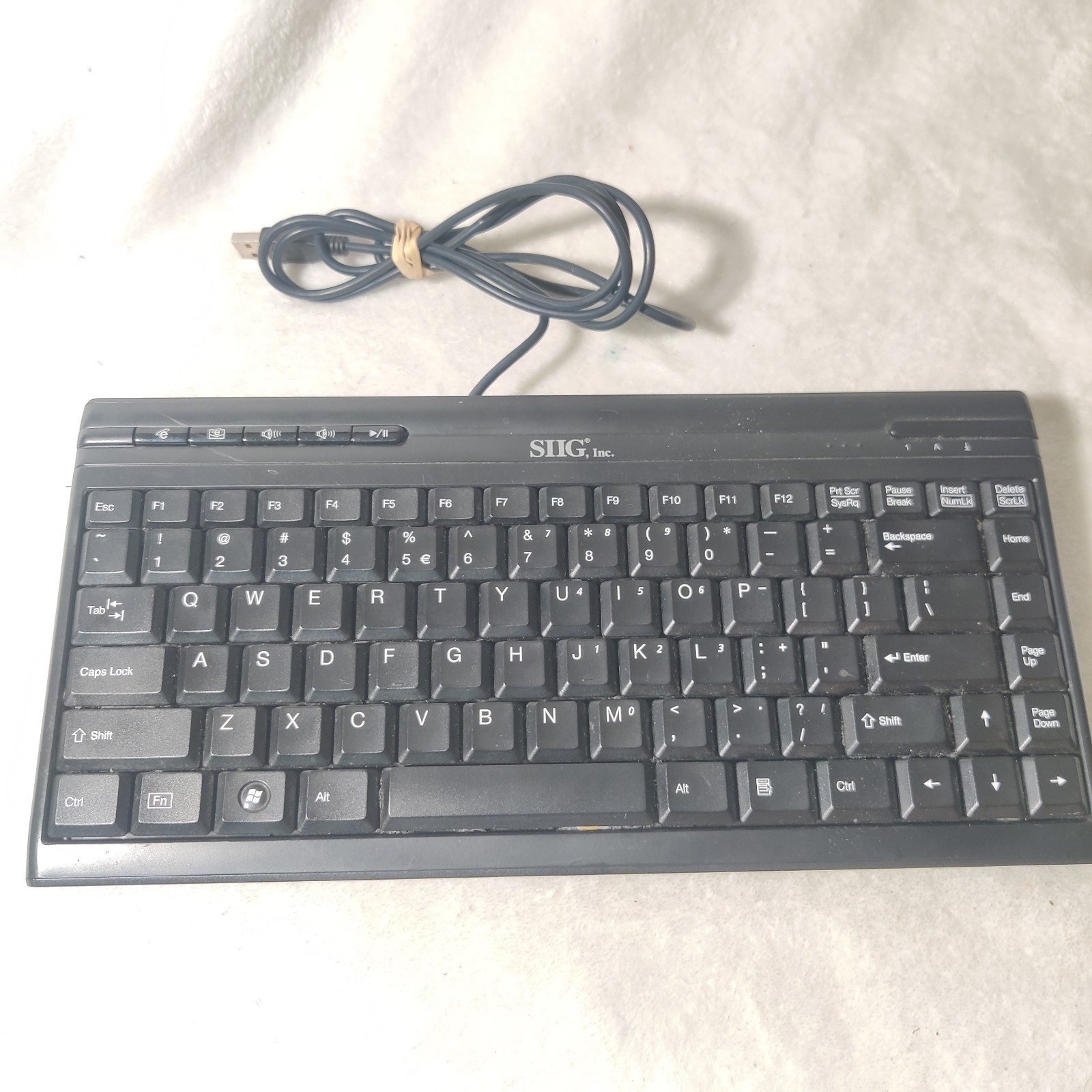SIIG 02-1230B Mini Multimedia Keyboard USB