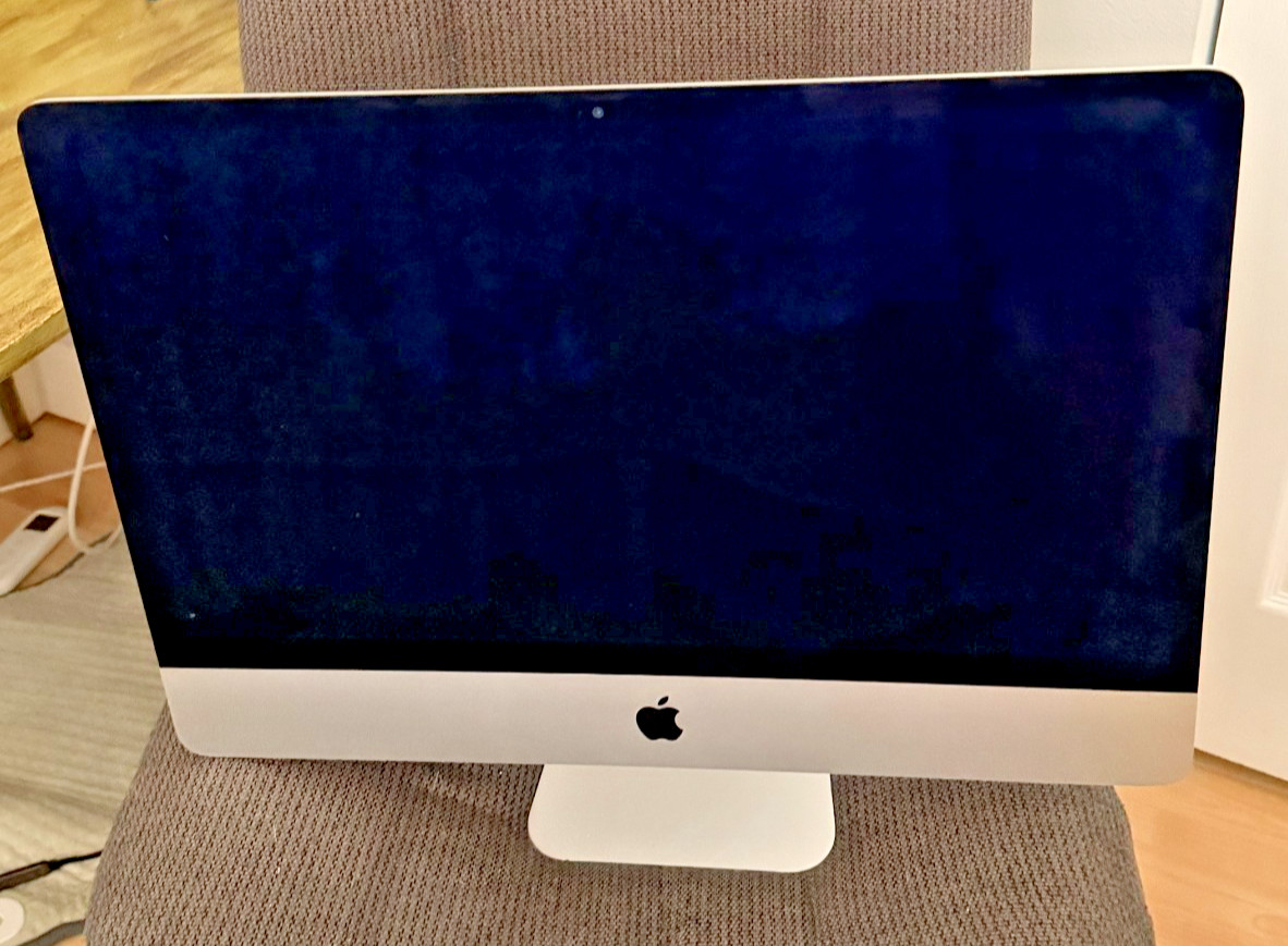 iMAC 21.5 2019 4K 3.2 GHz i7 core 8GB 256SSD Radeon Pro 555x2GB