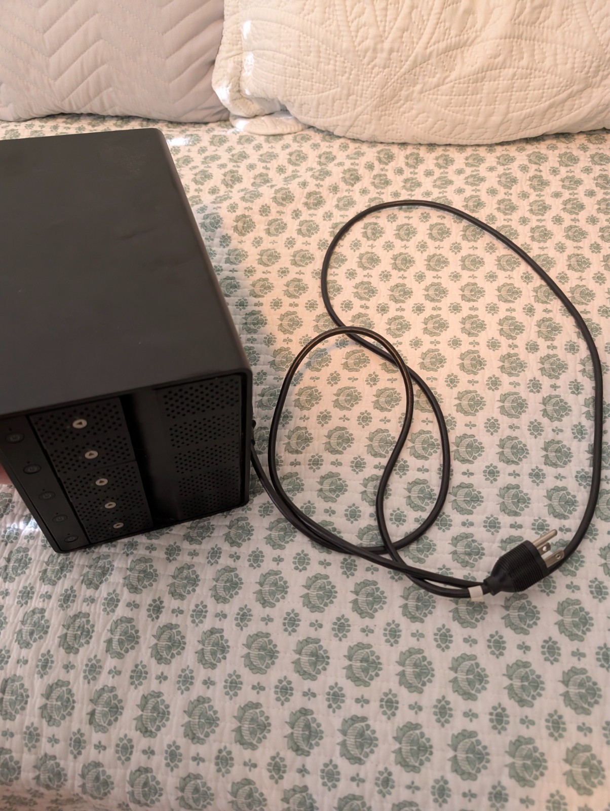 SABRENT 5-Bay USB-C 10Gbps 3.5in Hard Drive Enclosure & DAS Dock (DS-SC5B)--used