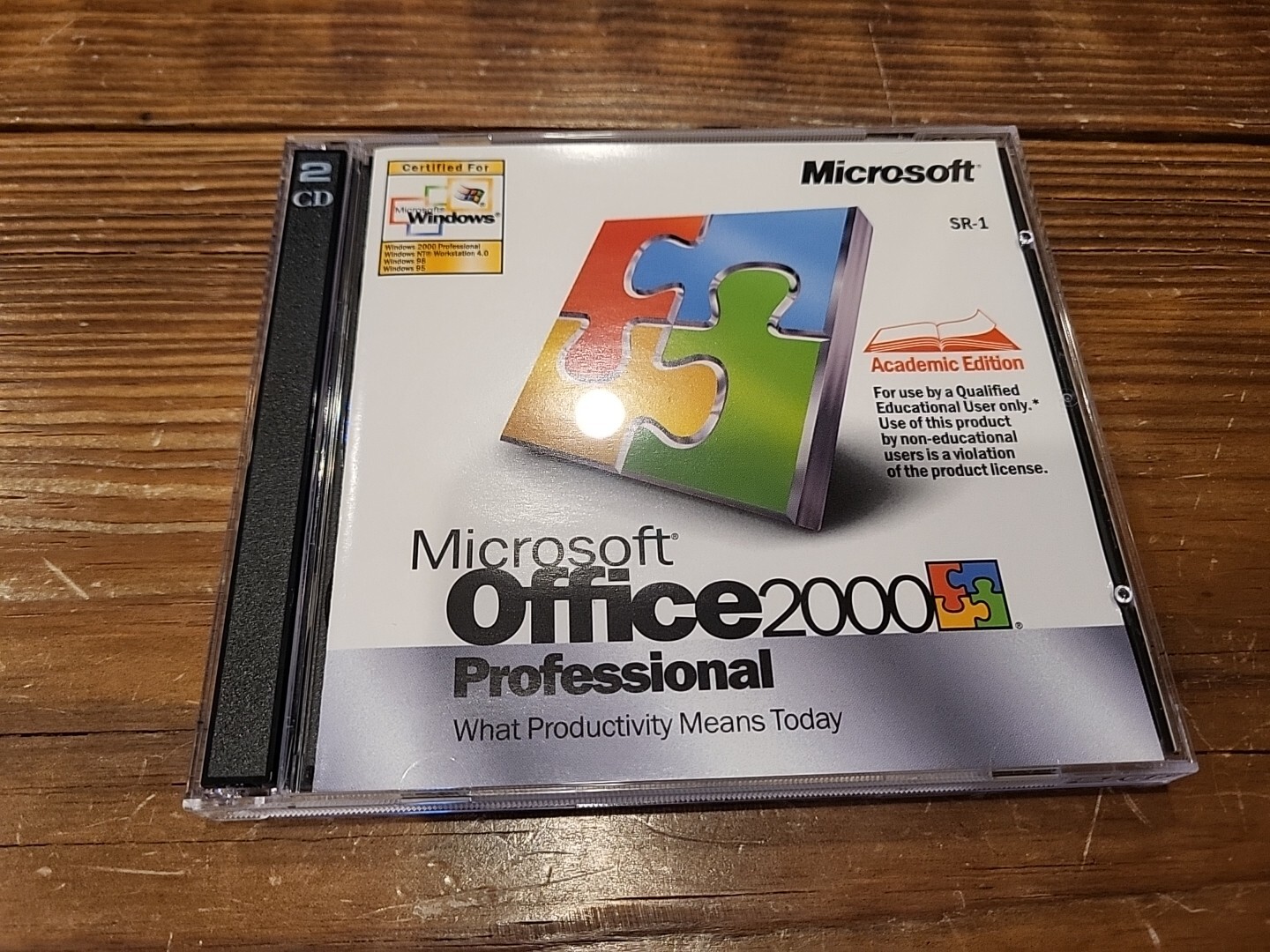 Microsoft Office 2000 Professional  Academic Edition with Product Key. SR-1 