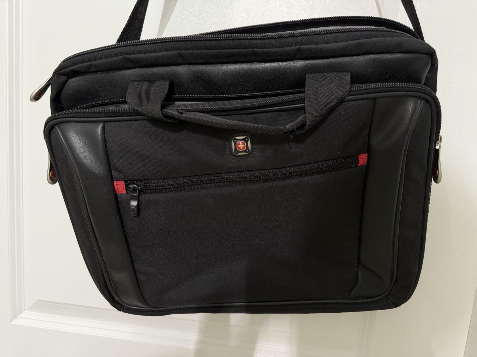 Swiss Army Gear Briefcase/Messenger 3 Compartment Laptop Bag/ Tote Leather Trim