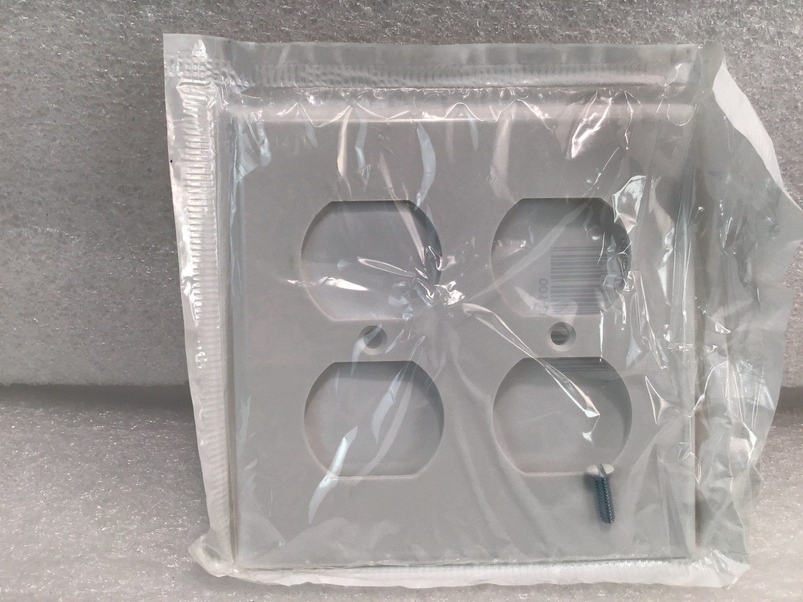 13 PACK   LEVITON 001-88016 2-GANG DUPLEX DEVICE RECEPTACLE WALLPLATE STANDARD