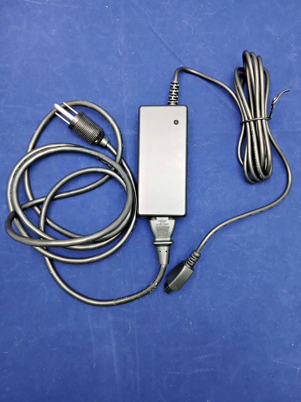 Artesyn AD2412N3L 8-Pin AC Power Supply Adapter 12V 2A Output 24W