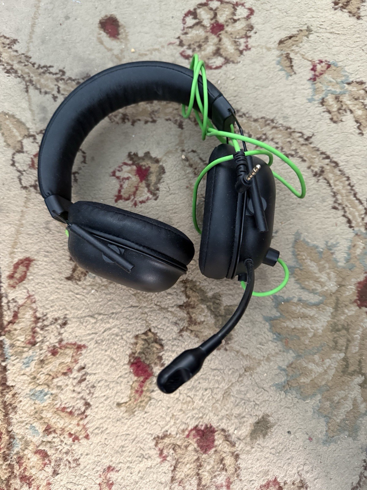 Razer Black/Green Over-Ear Wired Gaming Headset, Boom Mic, Adjustable Band