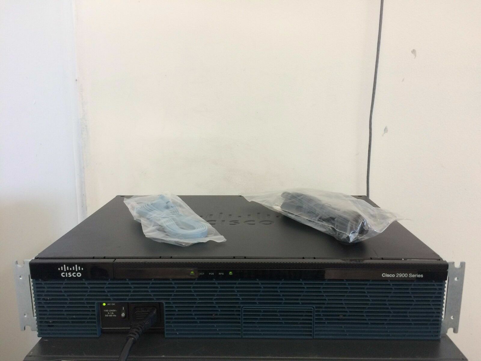 CISCO 2911-V/K9 3-Port Gigabit Voice Router  CISCO2911-V/K9 uck9 ios-15.7 CME-12