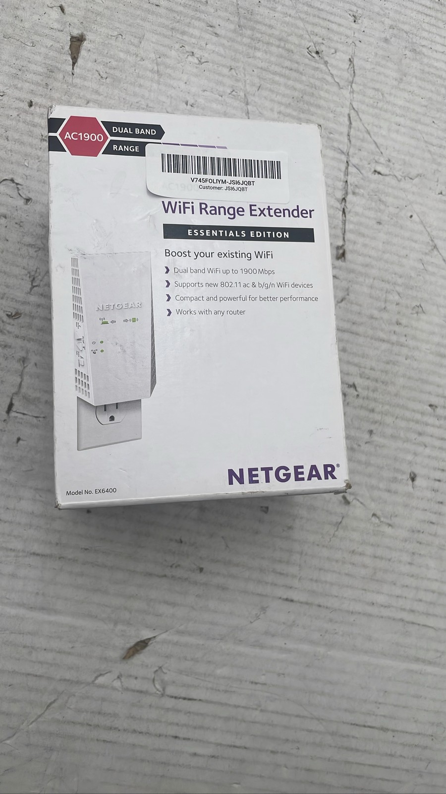 NETGEAR EX6400 AC1900 Dual Band WiFi Range Extender Essentials Edition