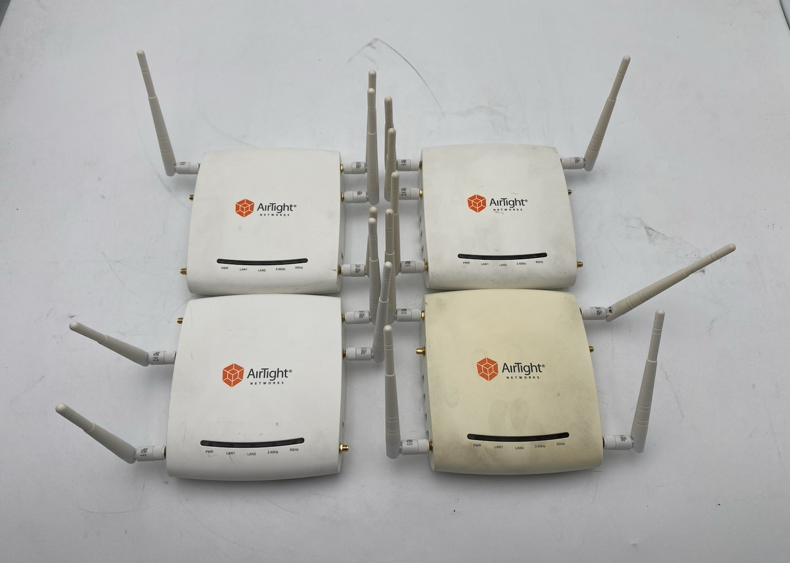Lot of 4 Airtight Networks  C-75-E Wireless Access Point With Antennas