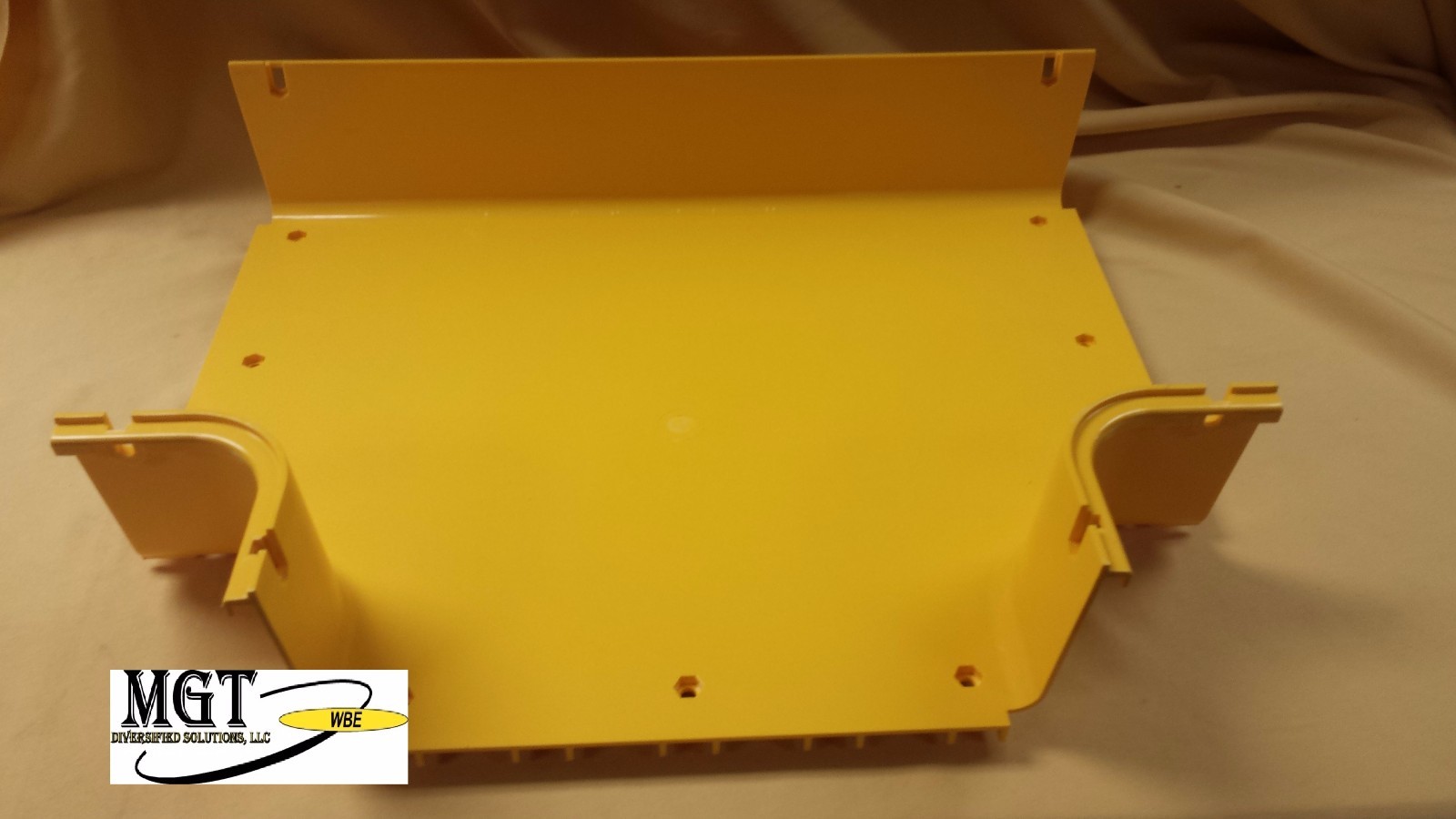 ADC/COMMSCOPE / FGS-MHRT-F / FIBERGUIDE / HORIZONTAL T / 4X12 INCHES / YELLOW