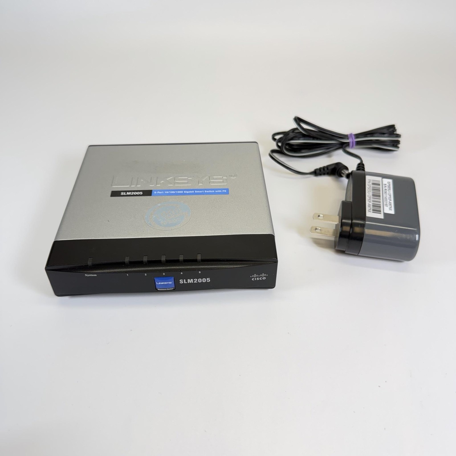 Linksys SLM2005 5-Port 10/100/1000 Gigabit Smart Switch Business Series Cisco