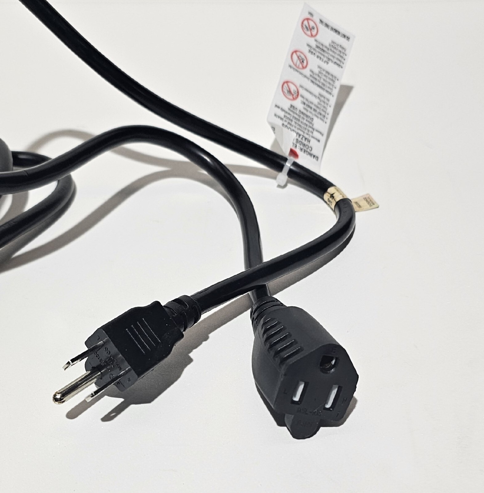 Extension Cord 6 Ft - NEMA 5-15P to NEMA 5-15R, 16AWG, 13A, 3-Prong