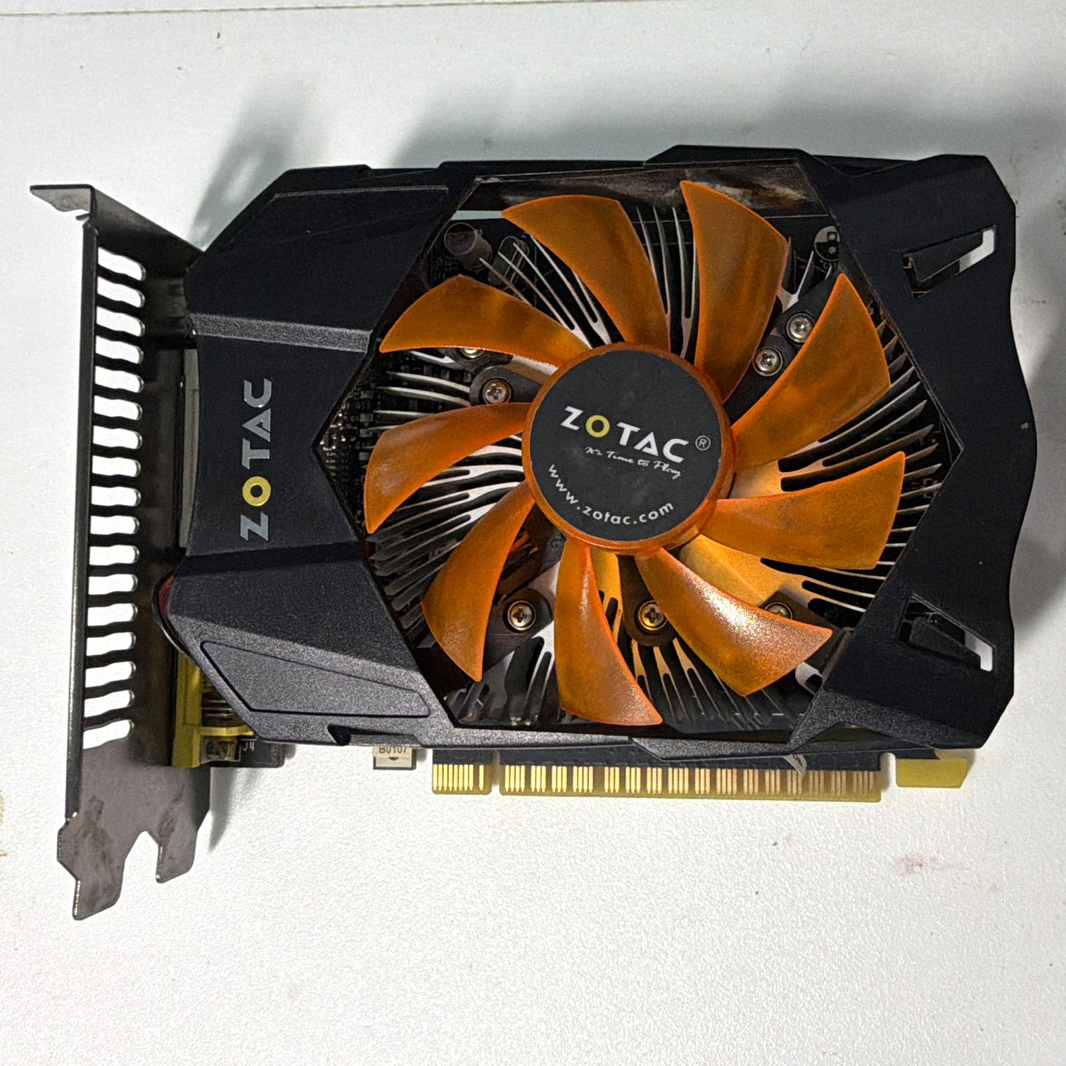 ZOTAC NVIDIA GeForce GTX 750 Ti 1GB 128BIT GDDR5 PCIe x16 DVI/HDMI DX12. READ