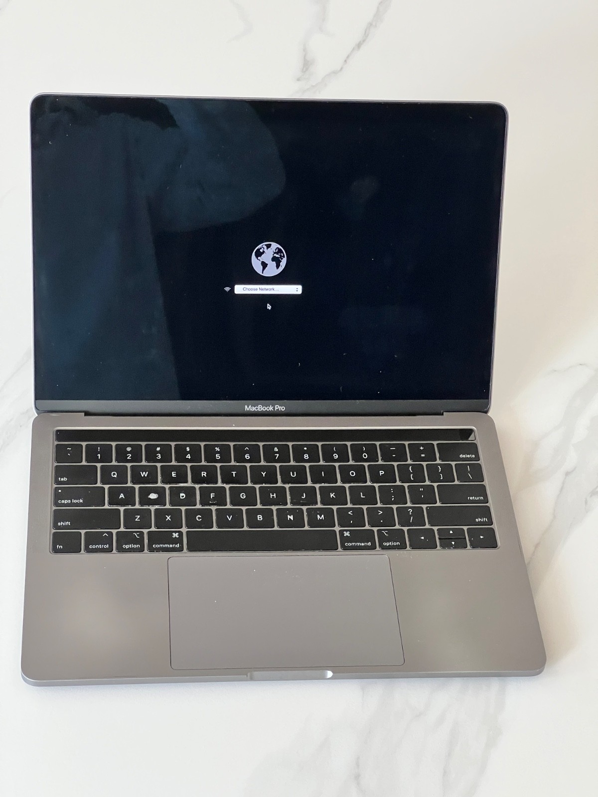 For Parts: 2018 Apple Macbook Pro 13" i5-8259U 16GB 512GB - Need Repair - LOCK