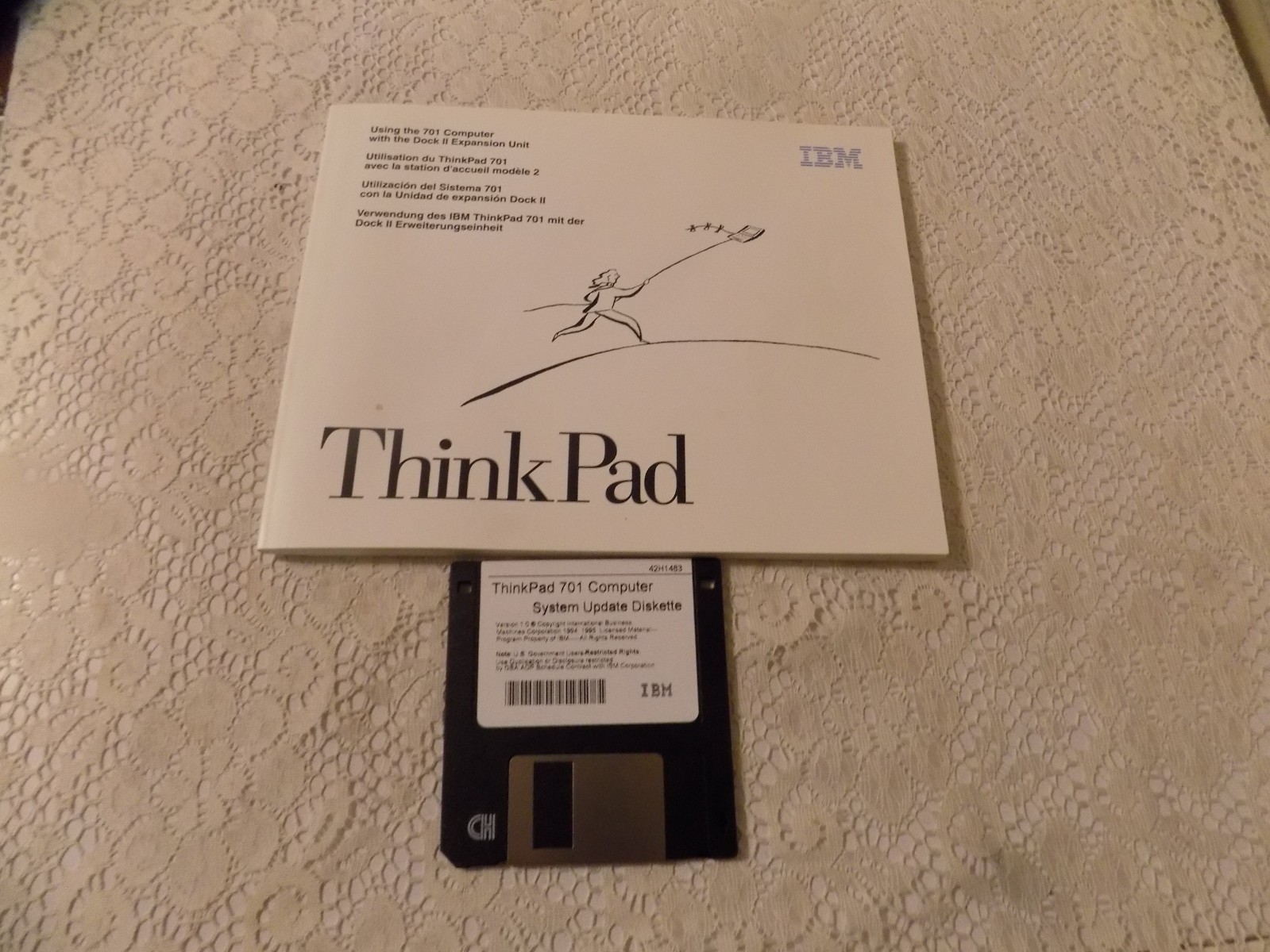 Vintage IBM ThinkPad 701 User's Guide Manual And Disk, First Edition 1995