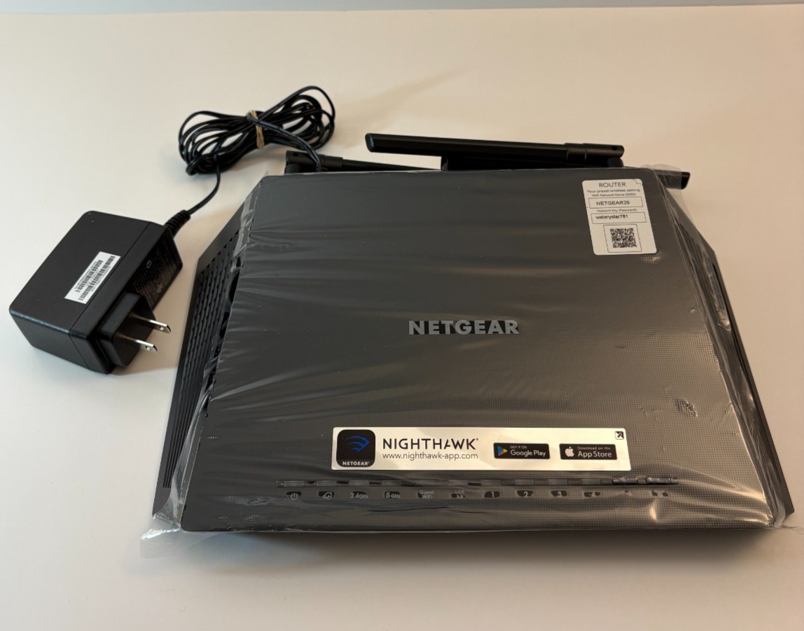 NETGEAR Nighthawk R6700v3 AC1750 Smart WiFi Router - Black with Adapter