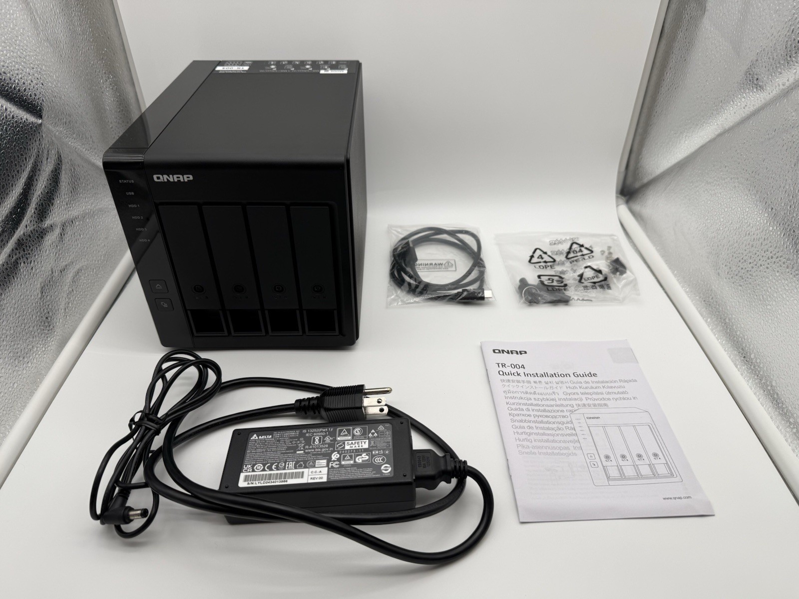QNAP TR-004 4-Bay USB-C Hardware RAID Expansion Enclosure DAS Complete
