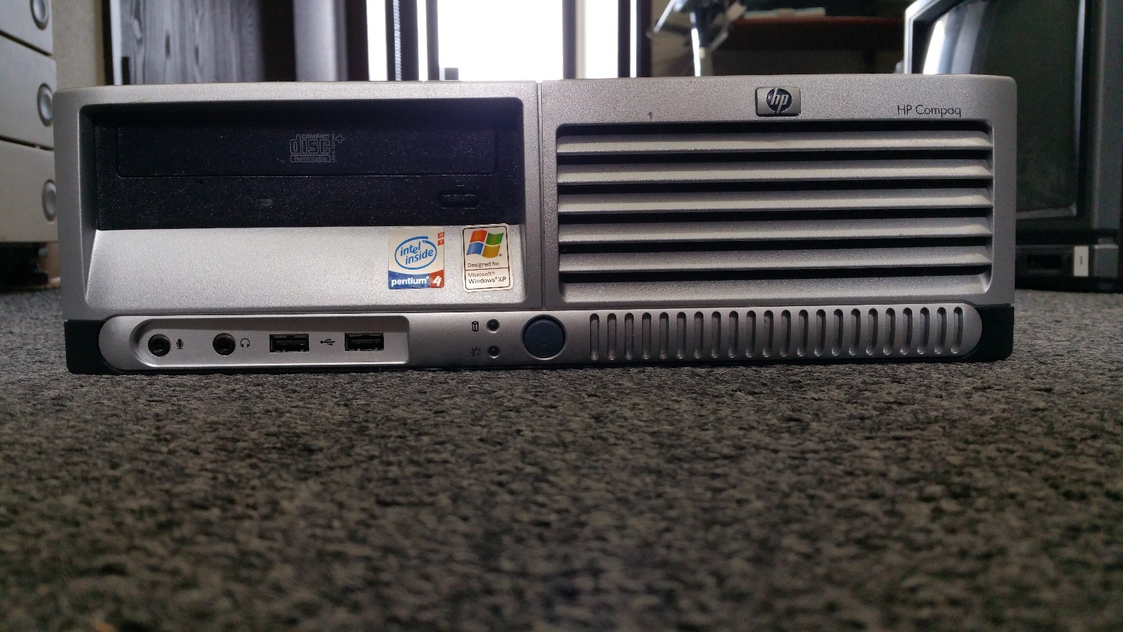 HP Compaq DC7100 SFF Desktop Pentium 4 2.8GHz, 40GB HD, 1GB ram, XP Pro