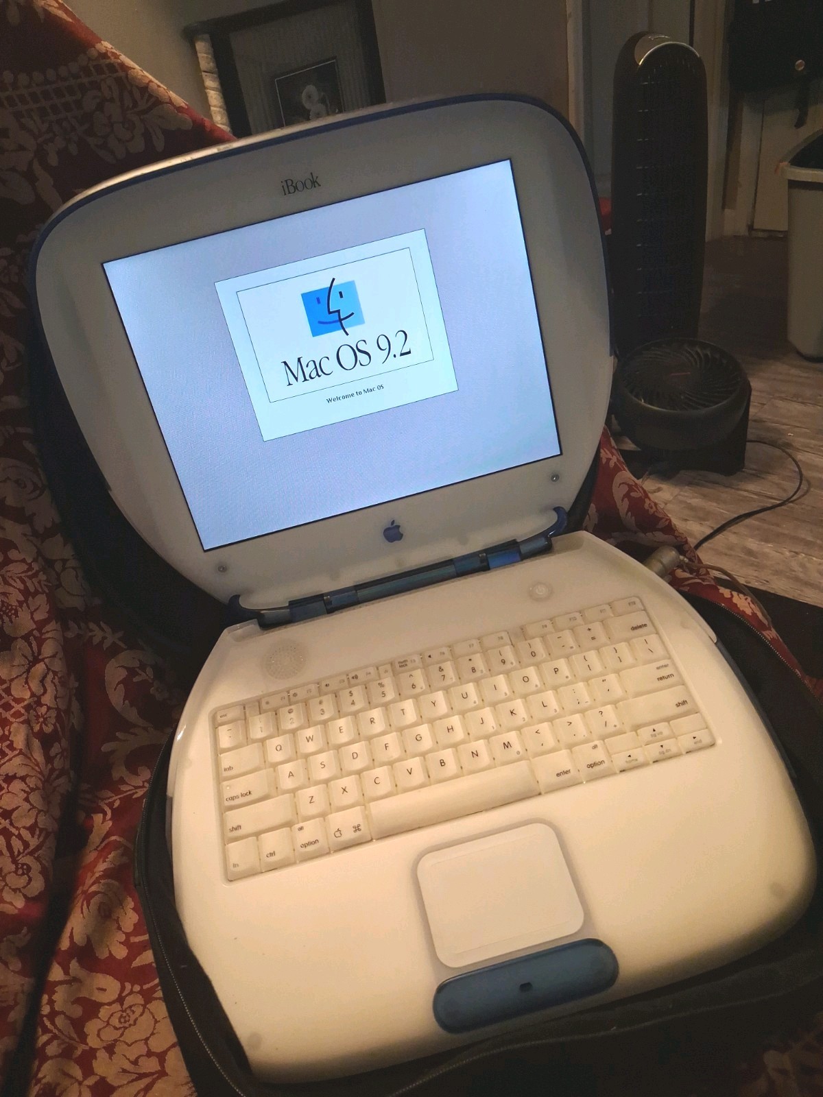 Vintage Apple iBook G3 Clamshell Indigo Blue Laptop M6411 