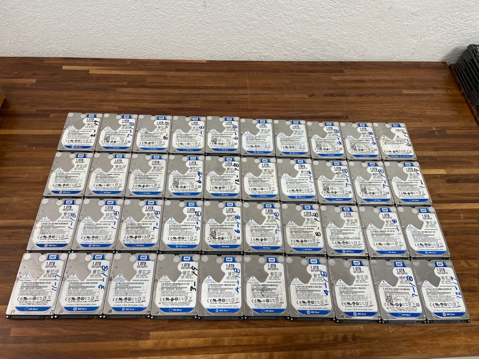 Lot of 40 Western Digital WD Blue 1TB 2.5" SATA HDD READ