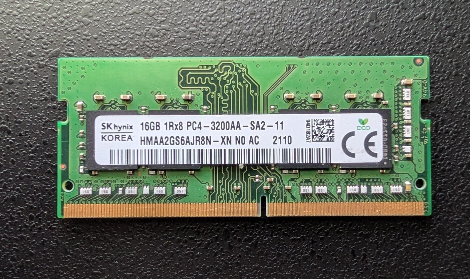 SK hynix 16GB DDR4 PC4-3200AA 260-Pin SO-DIMM 1Rx8 HMAA2GS6AJR8N-XN