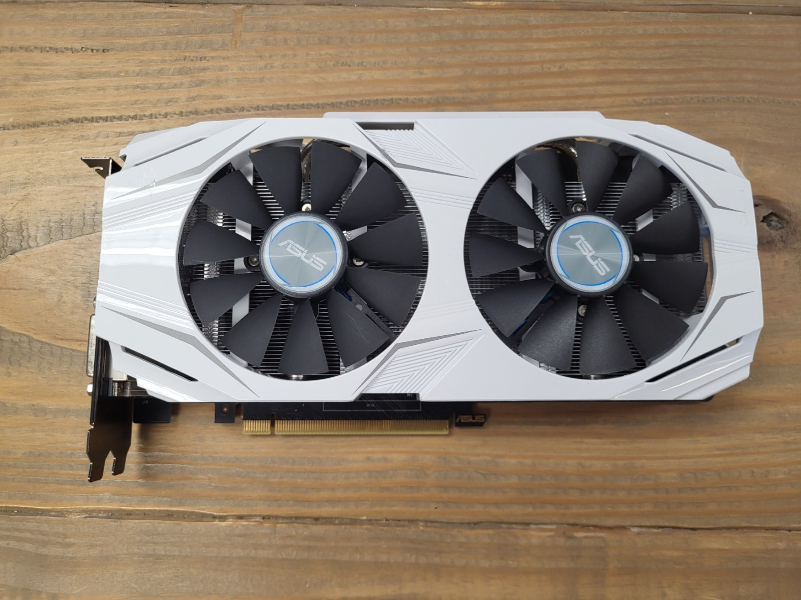 ASUS Dual GeForce GTX 1060 6GB GDDR5 Graphics Card GPU DUAL-GTX1060-O6G White