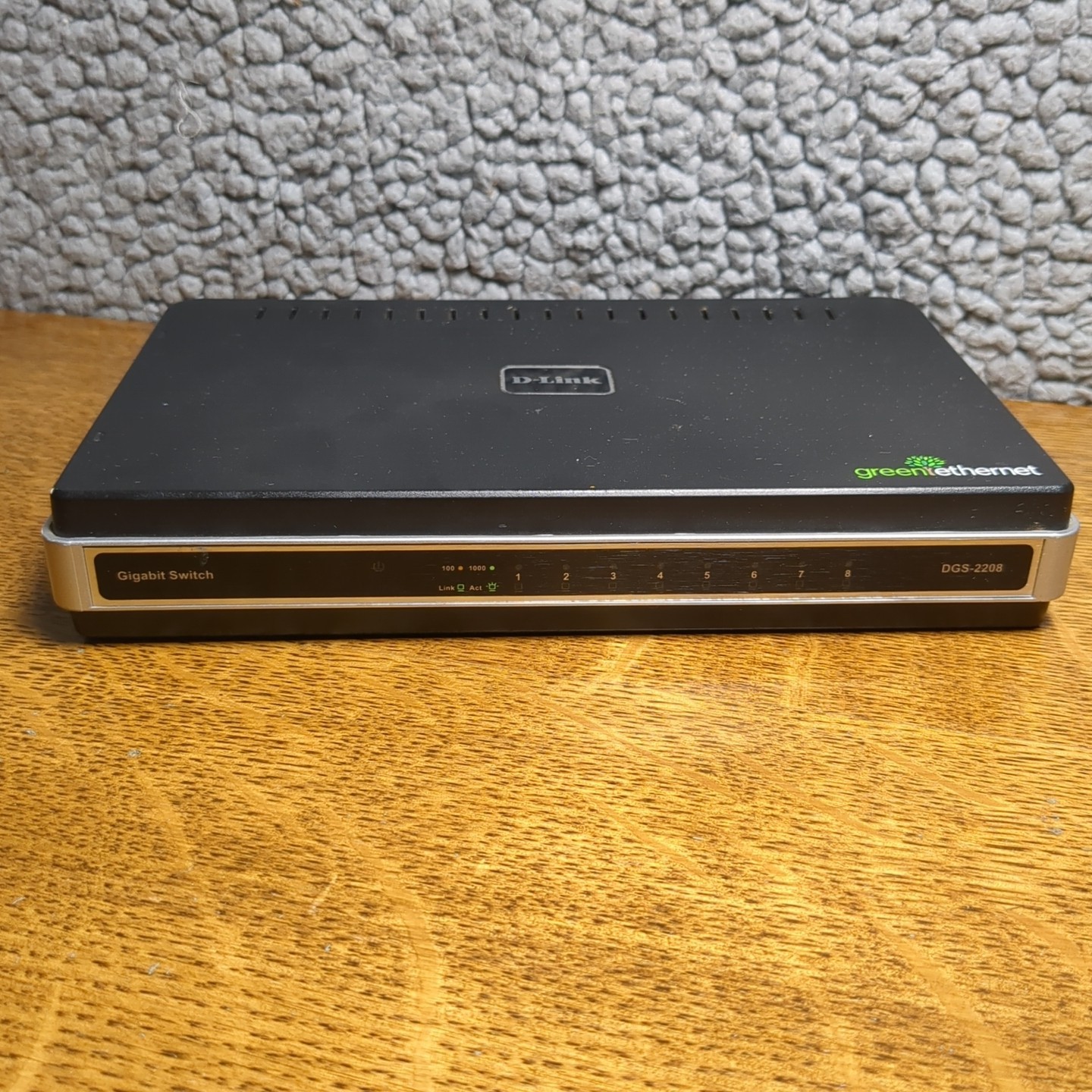 D-LINK DGS-2208 Gigabit Desktop Switch 8-Port with Power Supply