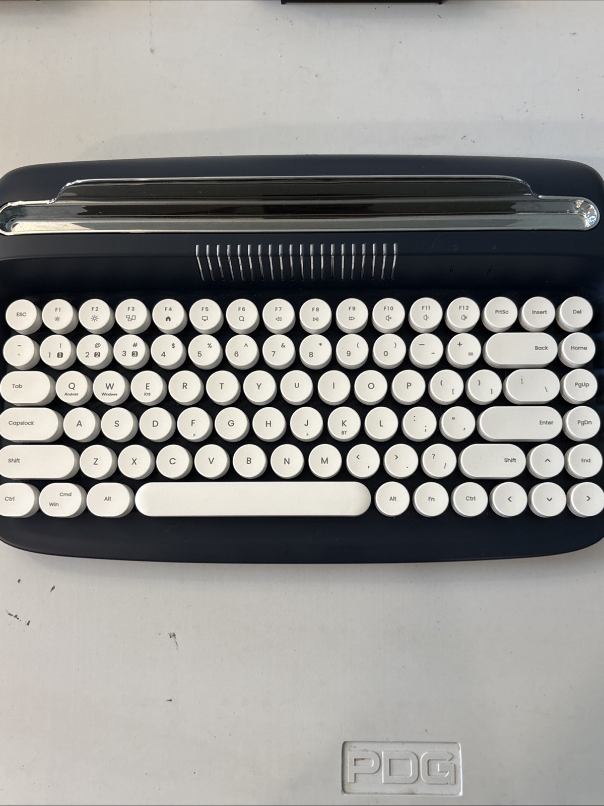 YUNZII ACTTO B303 Wireless Keyboard, Retro Bluetooth Aesthetic Typewriter Style