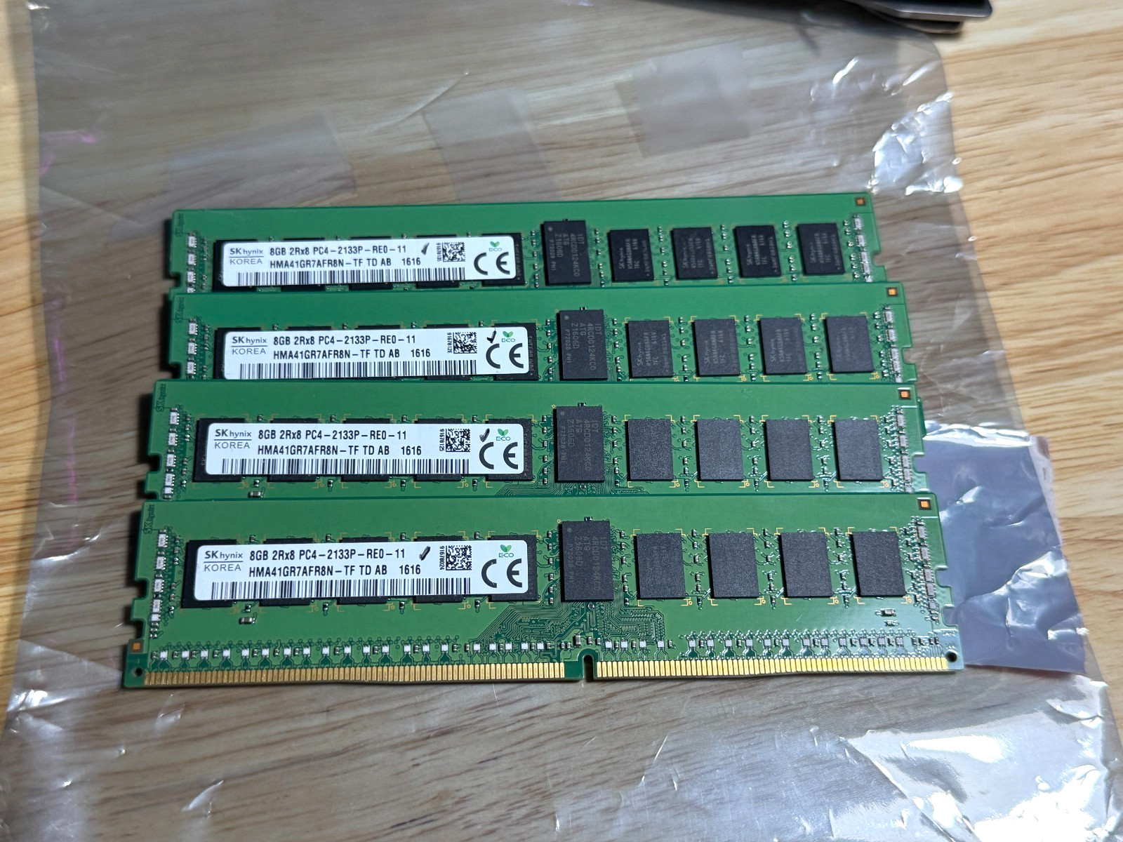 SK Hynix 32GB (4 x 8GB) DIMM DDR4 2133 2Rx8 ECC Memory RAM HMA41GR7AFR8N