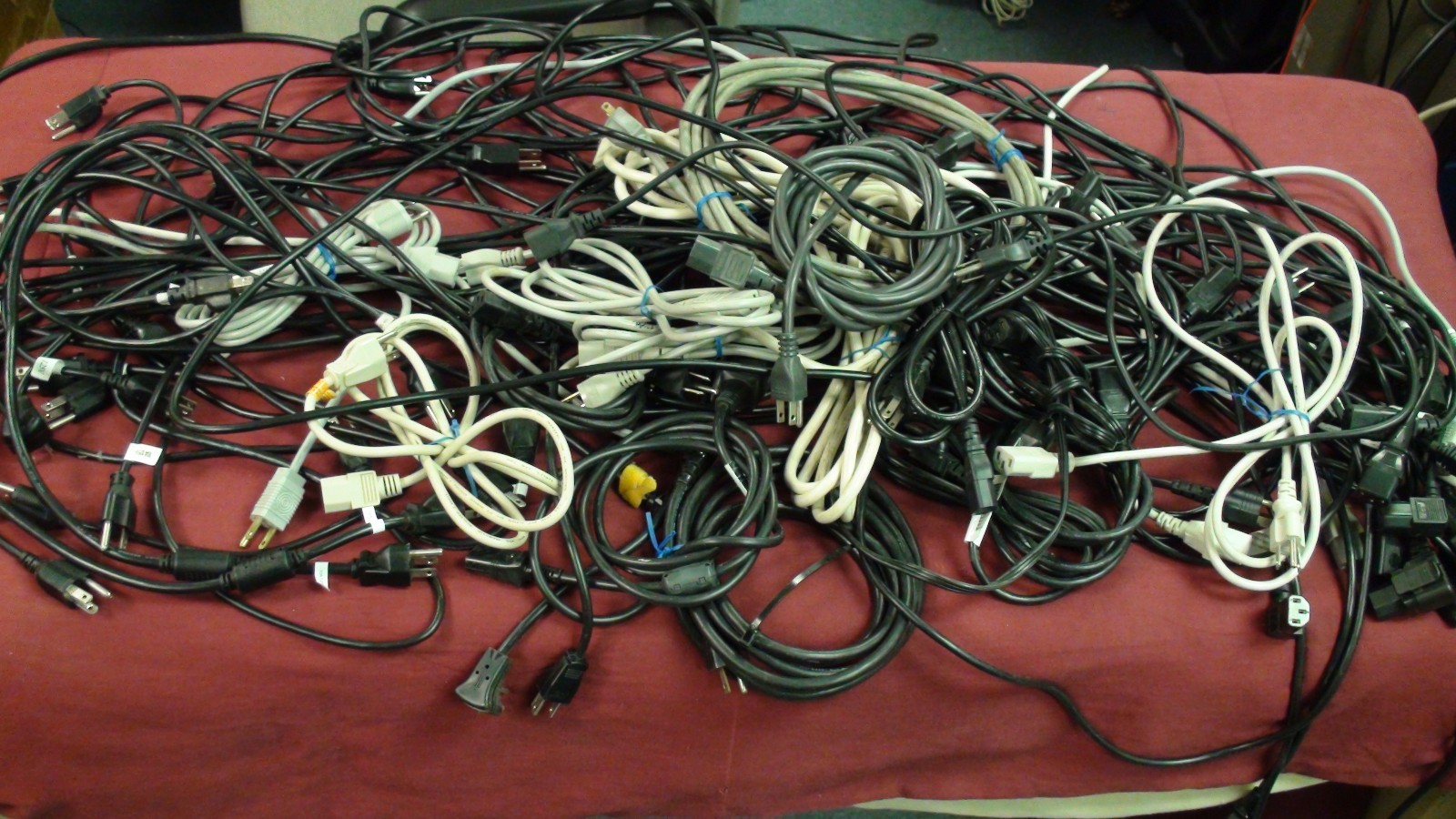 HUGE LOT OF 93 3 PIN AC CABLES 6 FEET AND LONGER TELEVISION COMPUTER MONITORS