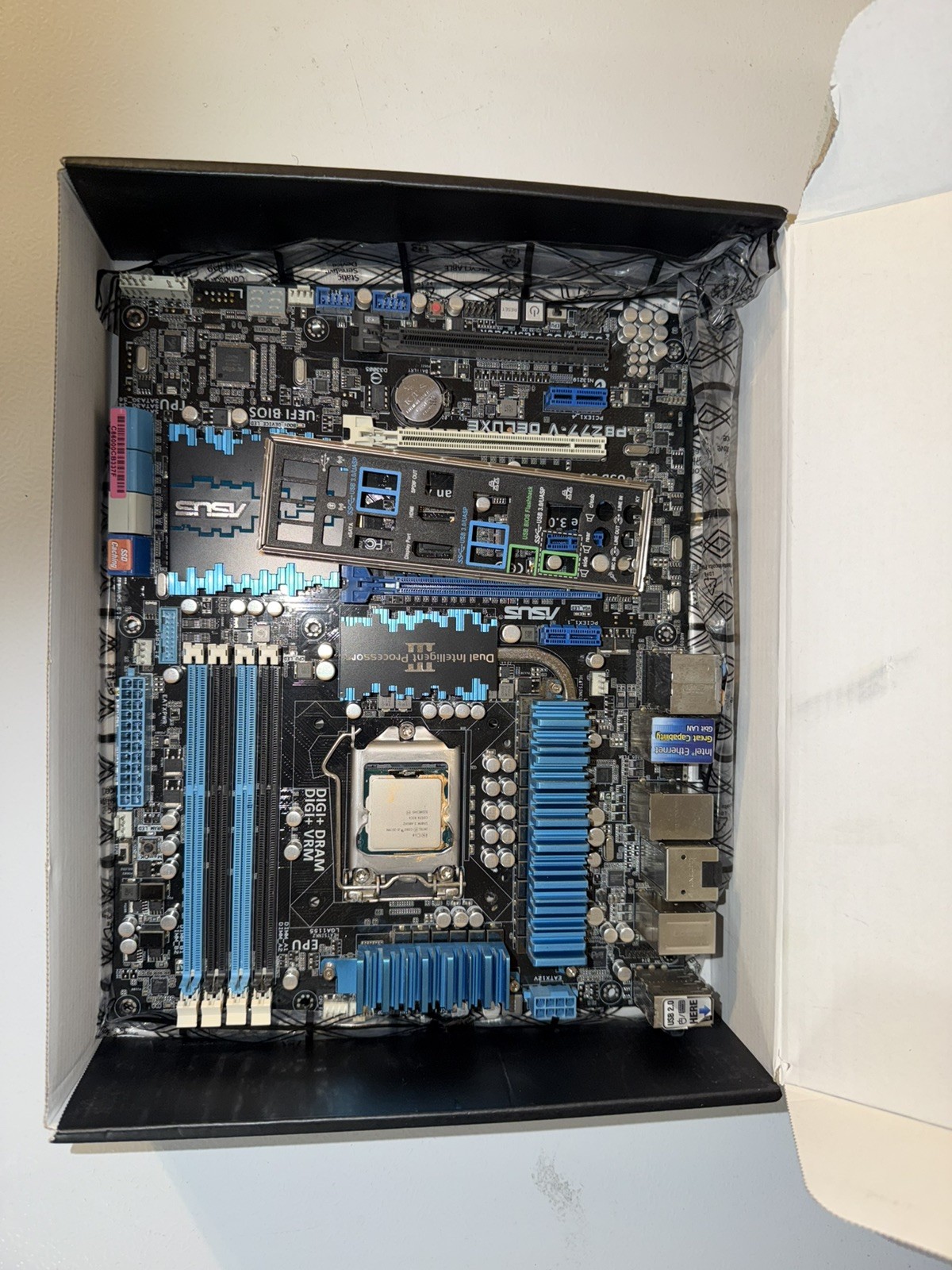 ASUS P8Z77-V DELUXE Motherboard CPU & Cooler Combo