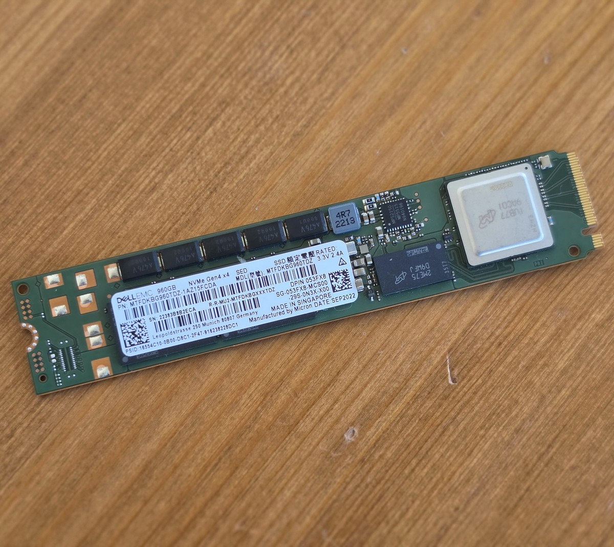 960GB Micron 7450 PRO Gen4 x4 M.2 NVMe SSD Drive MTFDKBG960TFR 22110 1TB 22x110