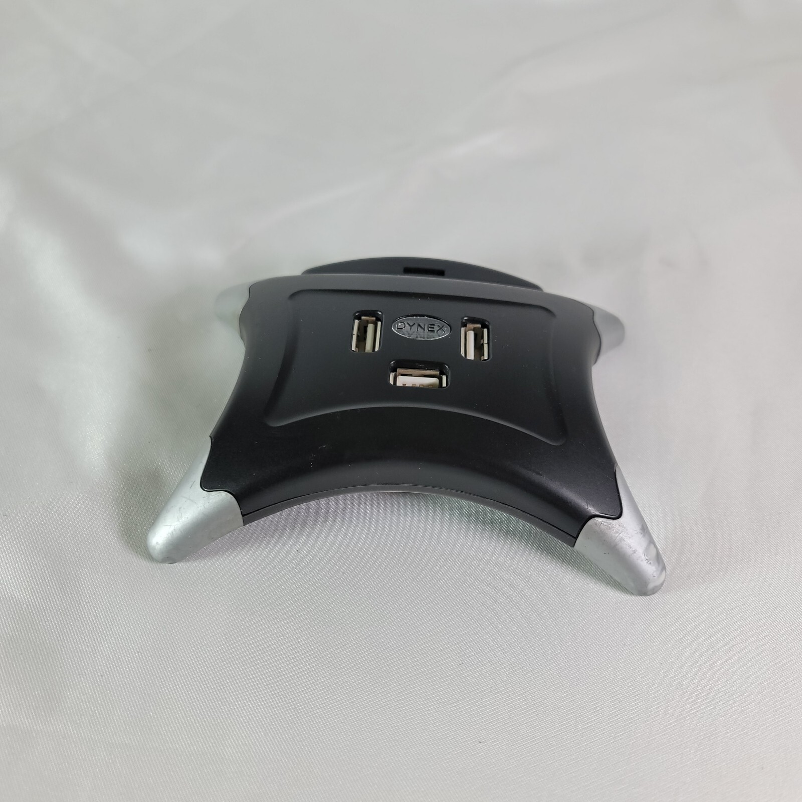 Dynex DX-7P2H 7PORT USB 2.0 -7 Port Hub 