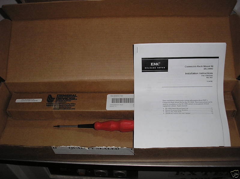 EMC connectrix Rack Mount kit DS-24-M2 P/N 100-652-021 - NEW