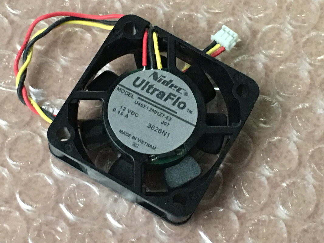 1pcs  Nidec U40X12MHZ7-52 3-wire 12V 0.10A  4cm 3pin for projector fan