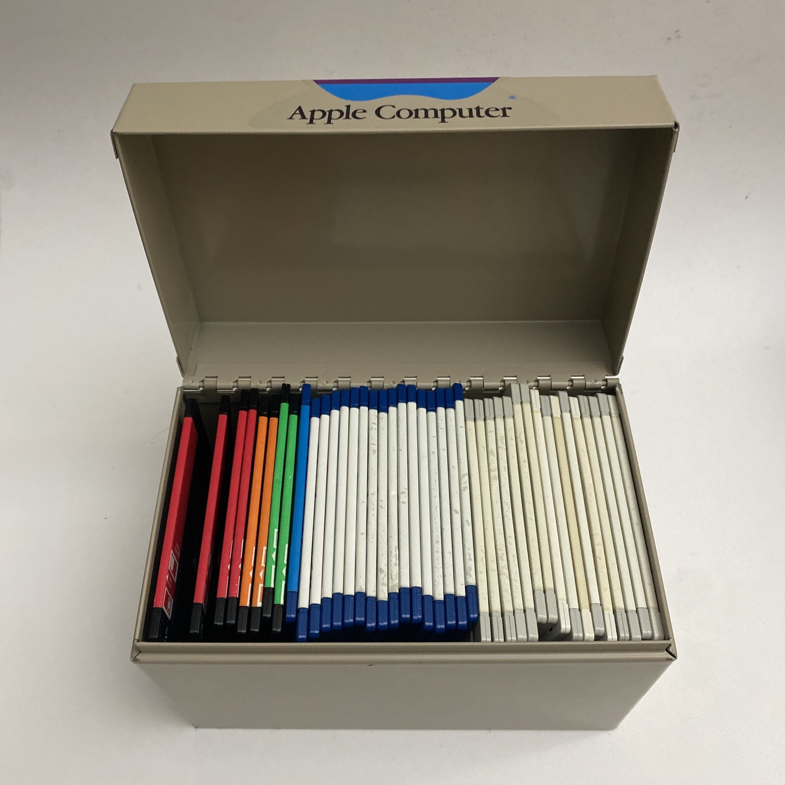 Apple Macintosh Vintage Computer Software Floppy Disks Discs (lot of 41)