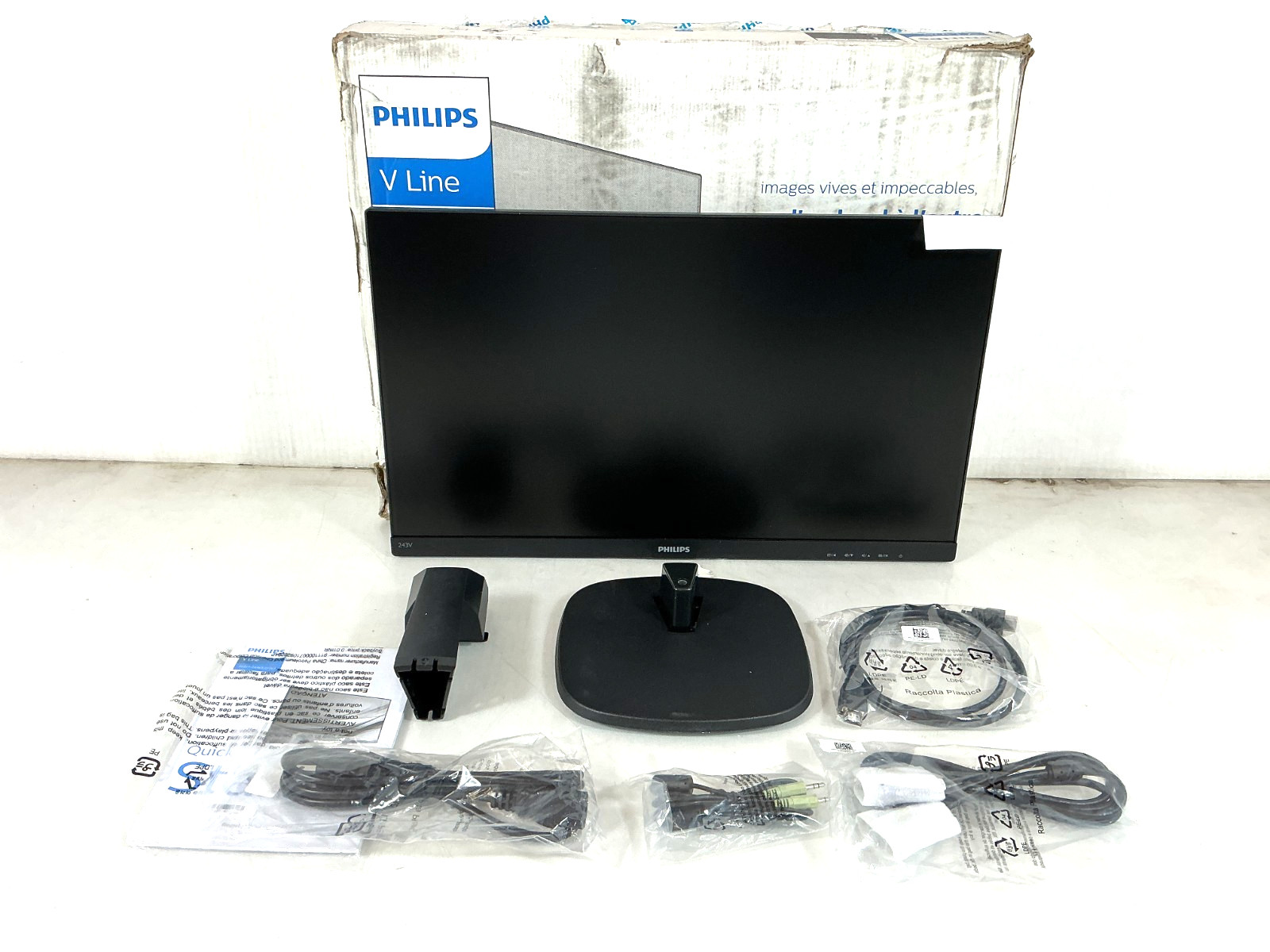 Philips V-line 243V7QJA 24" 1920 x 1080 FHD IPS LCD Monitor - Built-in Speakers