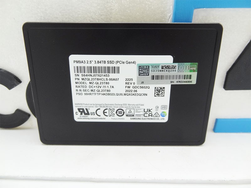 SAMSUNG MZQL23T8HCLS-00A07 3.84TB PM9A3 4.0 2.5IN NVMe SSD