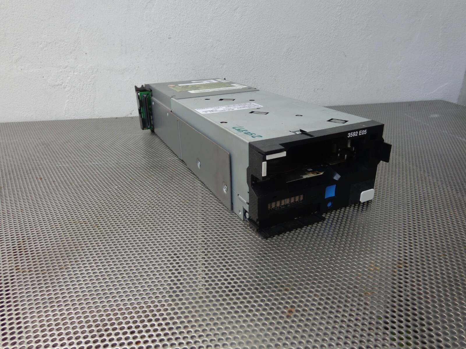 IBM 3592-E05 23R6564 23R9714 FC 4GB TAPE DRIVE 23R9205