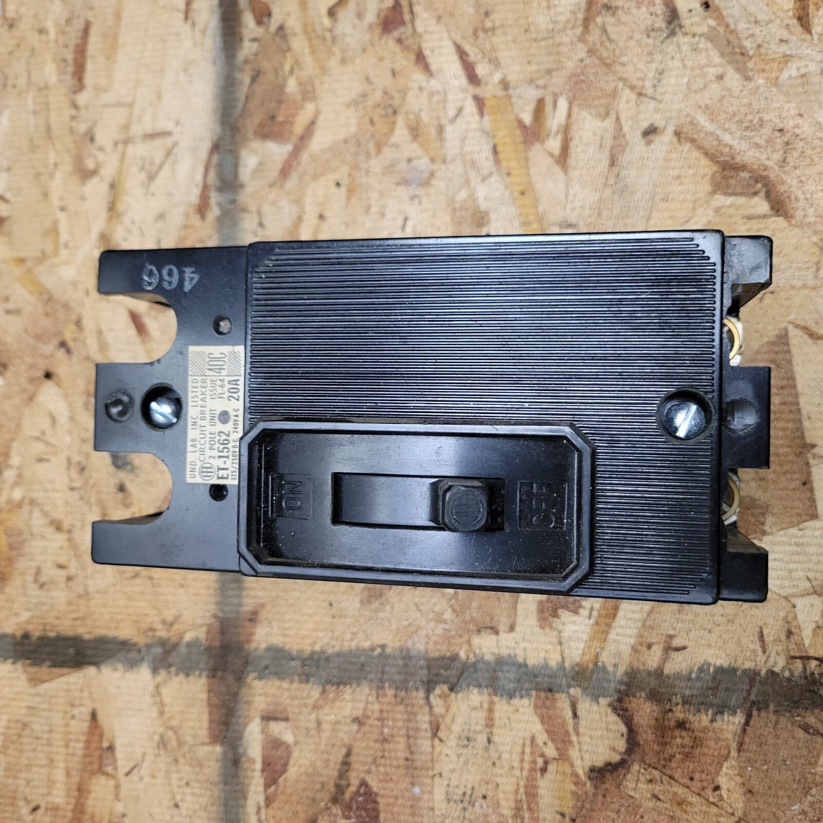 I-T-E ET-1562 CIRCUIT BREAKER 20A 2 POLE 240VAC 250VDC