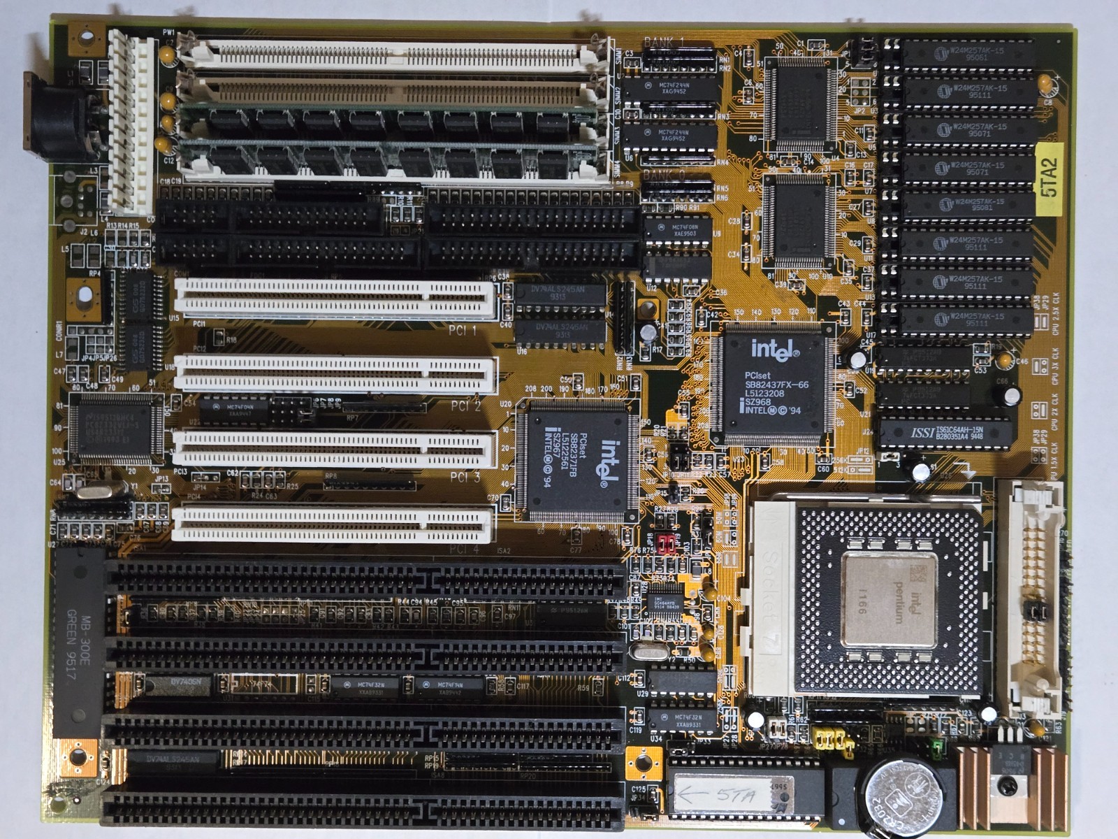 Socket 7 430FX Motherboard, SOYO SY-5TA2, Pentium-166 + 32MB Vintage, Working