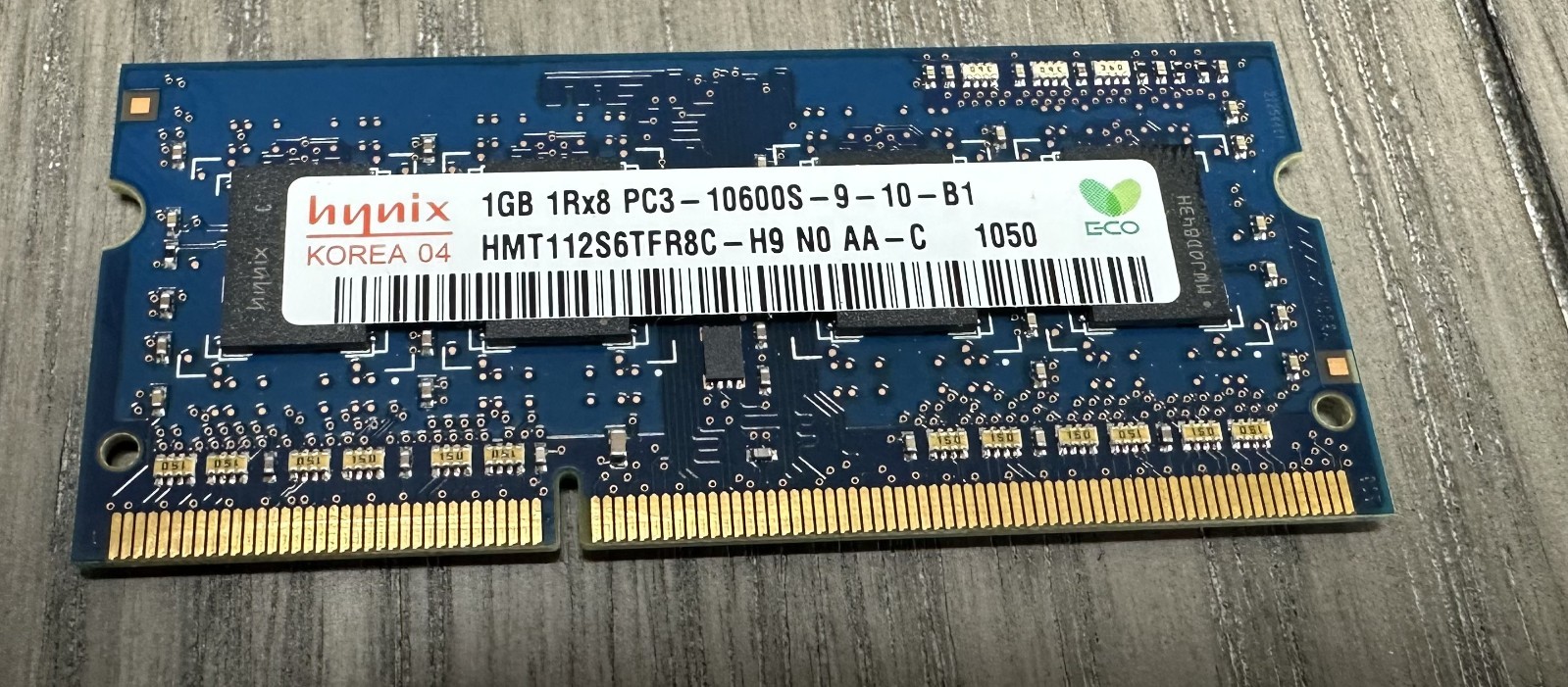 Hynix 1GB SO-DIMM 1066 MHz PC3-8500 DDR3 Memory (HMT125S6BFR8C-h9)