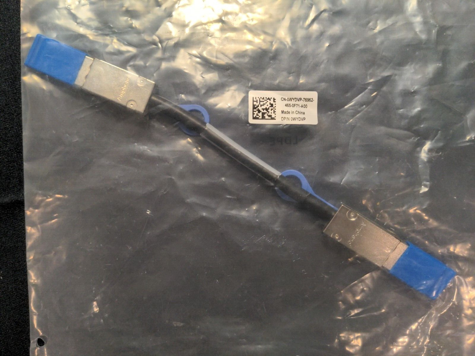 NEW Dell WYDVP Amphenol Mini SAS SFF-8088 to Mini SAS SFF-8088 Cable 0.25M