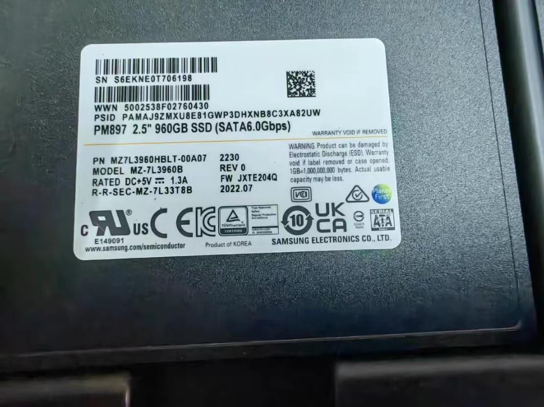 New Samsung PM897 960GB SSD 2.5" SATA III 6Gbps MZ7L3960HBLT-00A07 MZ-7L3960B