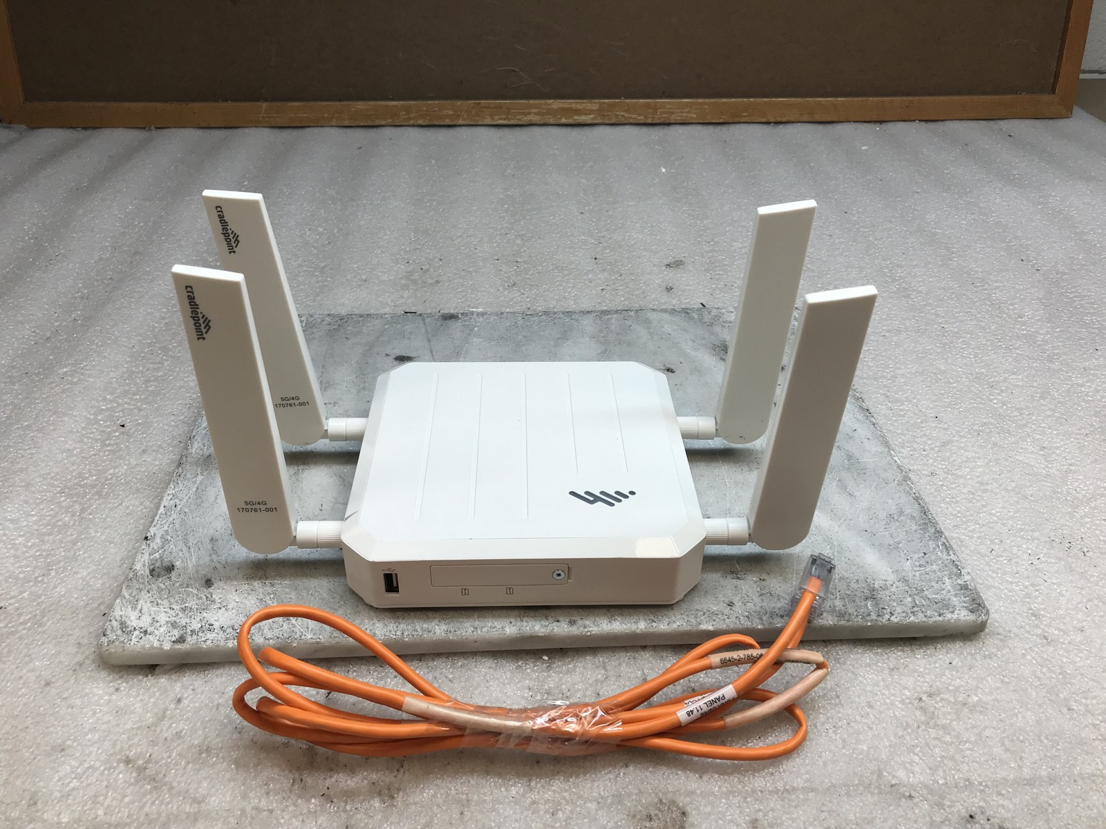 Cradlepoint W1850-5GB 5G Wideband Router S5A032A With Antennas