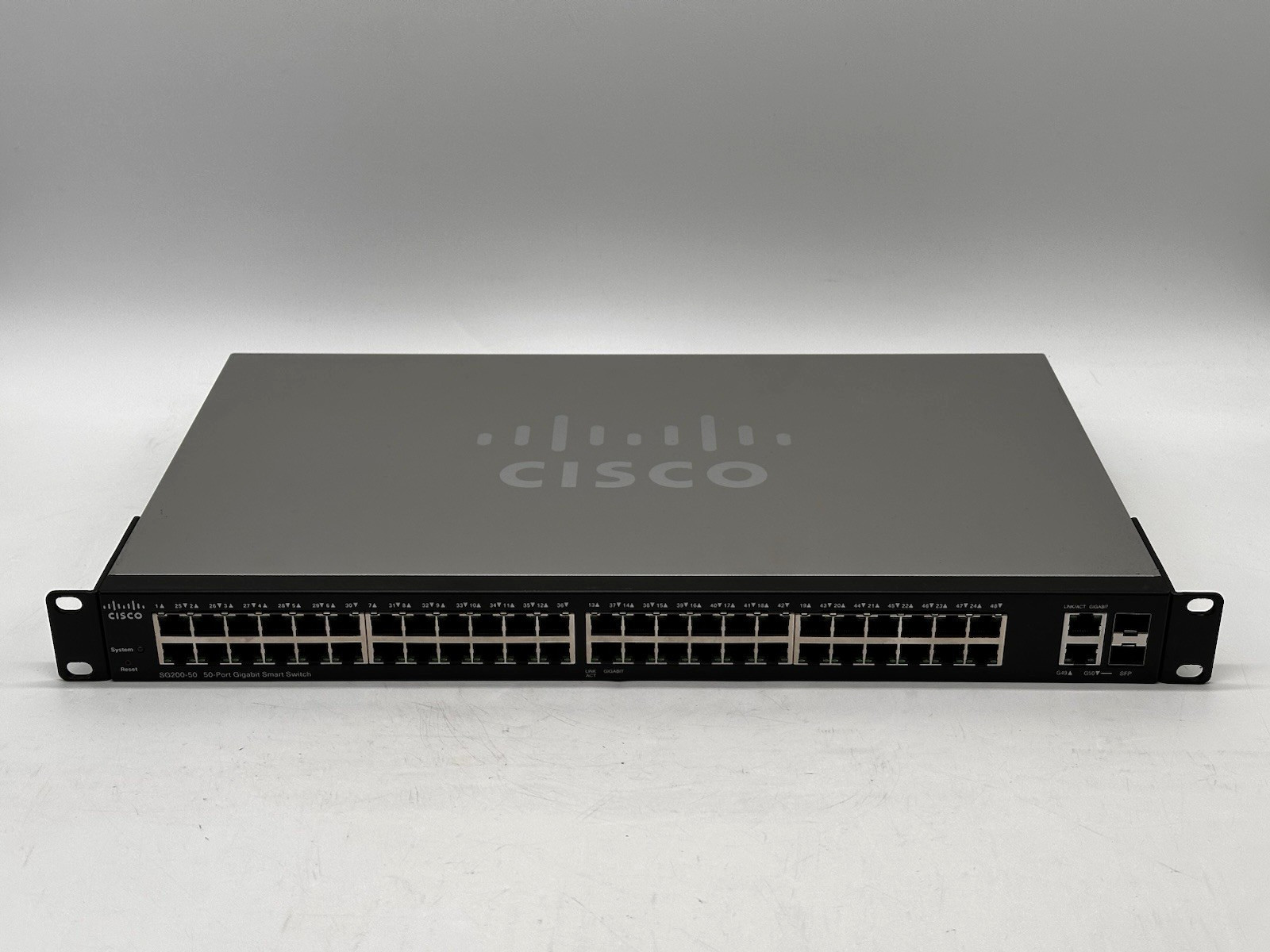 Cisco SG200-50 (SLM2048T V02) 50-Port Gigabit Smart Switch-No Charger