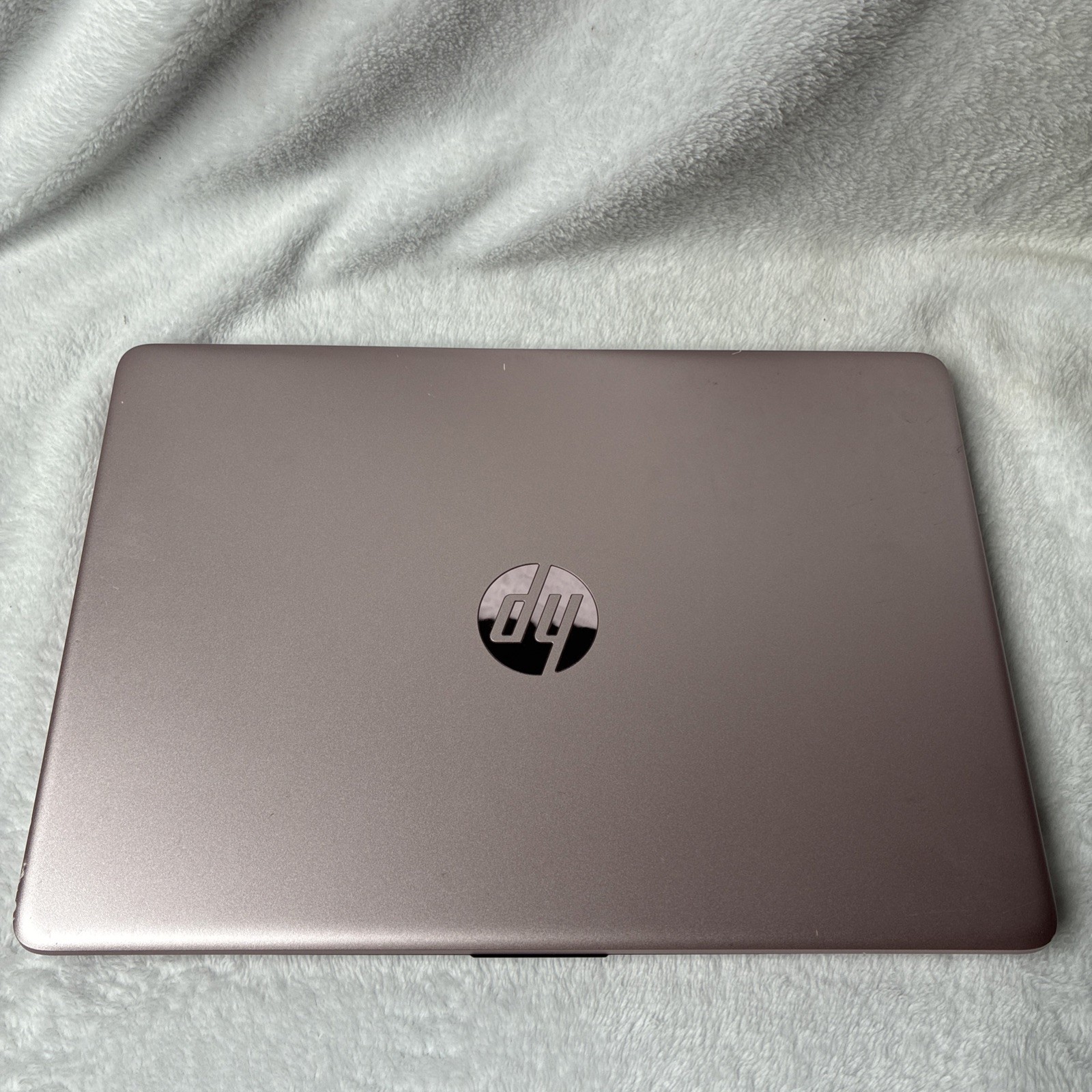 HP 14-cf2112wm 14” Laptop Celeron N4120 4GB 64GB Broken Screen READ