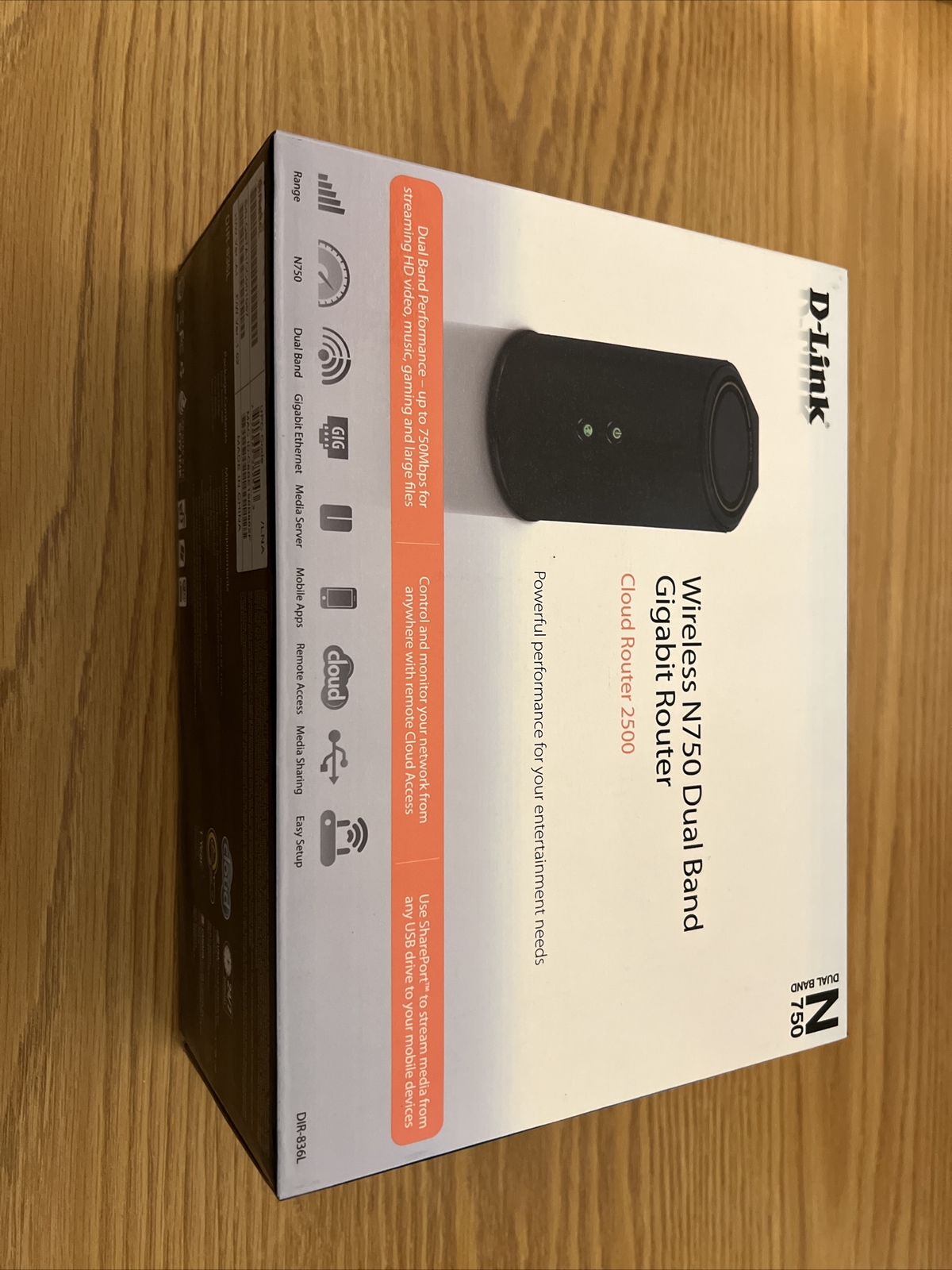 D-link DIR-836L Wireless N750 Dual Band Gigabit Cloud Router 2500 W/mobile Apps