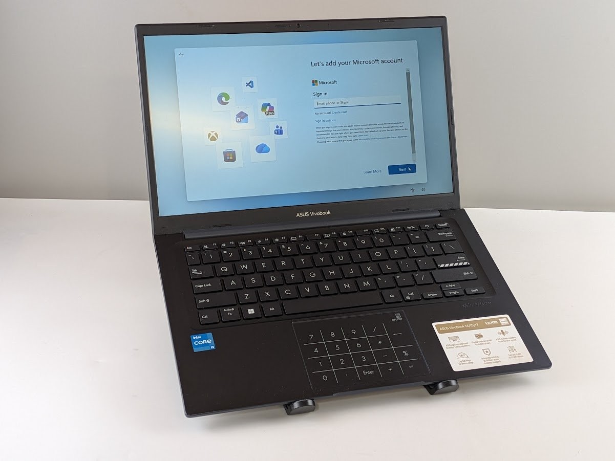 Asus Vivobook 14 X1404ZA 14" Laptop i3-1215U 8GB RAM 128GB SSD FHD W11H